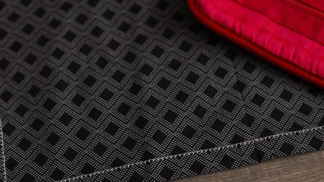 Meet the Simple 3337 Sewing Machine смотреть онлайн