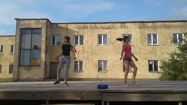 Танец под песню Зажигай смотреть онлайн