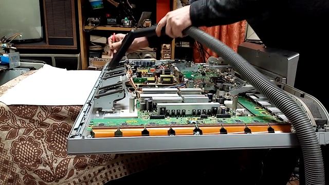 Телевизор плазменый panasonic TH-R42PV8KS после включения выключается смотреть онлайн