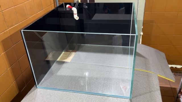 Обзор и запуск морского аквариума на 350 литров с сампом. смотреть онлайн