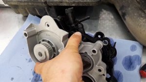 Замена насоса системы охлаждения Skoda Rapid 1.6 CWVA.