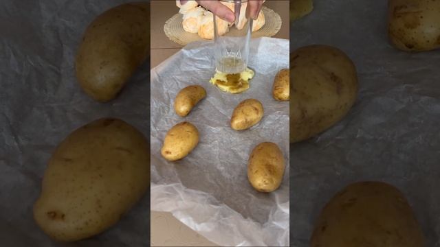 Раздавленная картошка в мундире! Готовили такую? #раздавленныйкартофель смотреть онлайн