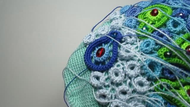 Светло-серые нитки выбрала для дальнейшего создания "Рыбки" смотреть онлайн