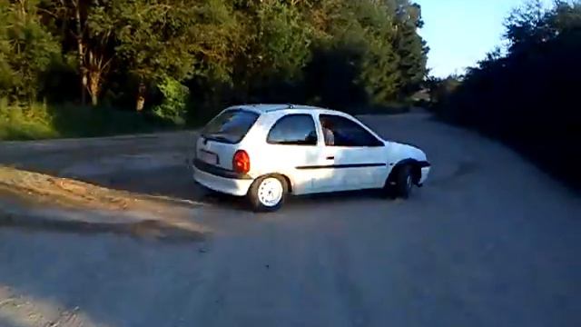 Корса крутит пятаки)