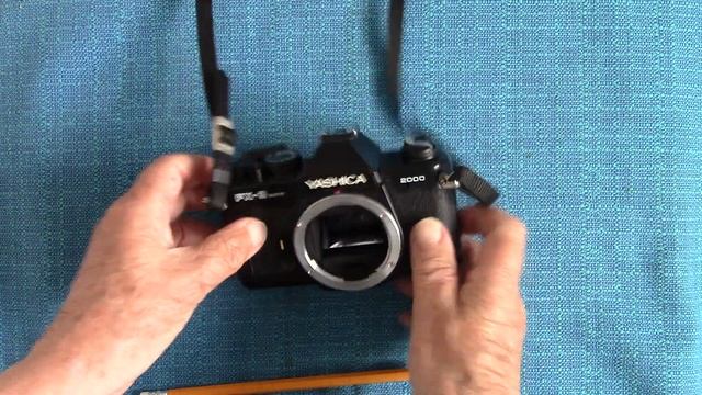 Review : YASHICA FX-3 2000 Super Film Camera