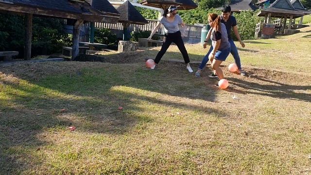 Watch Your Step (Balloon Poppin' Game) смотреть онлайн