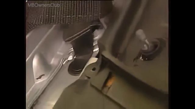 How to Remove and Install the Windshield Wiper System on a Mercedes-Benz Viano (W639) смотреть онлайн