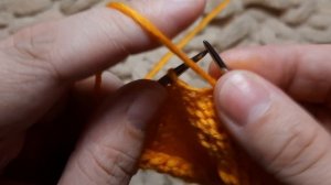 Прибавки в регланной линии из двух лицевых.