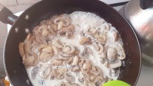 2часть спагетти с грибами и сыром