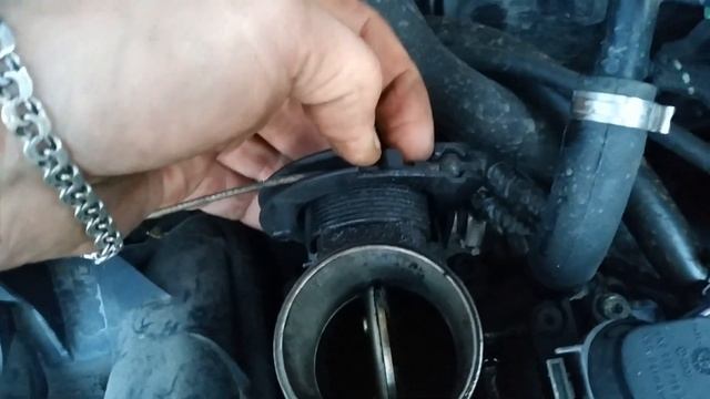 тугой ход педали газа гольф 4 смотреть онлайн