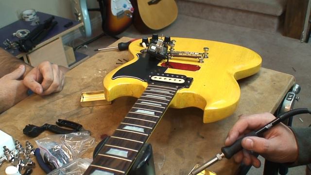 How To Install Pickup Covers On A Humbucker: Epiphone SG смотреть онлайн