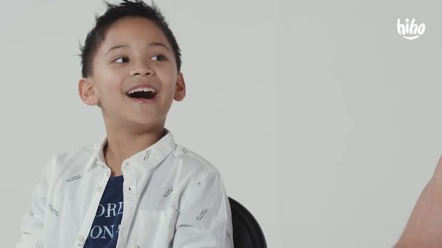 Kids Meet a Body Builder | Kids Meet | HiHo Kids смотреть онлайн