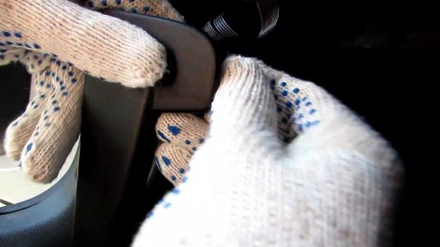 снять ручку открывания капота VW Polo седан смотреть онлайн