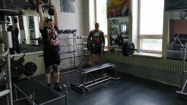 Выпады с двумя гирями по 16 кг оверхед смотреть онлайн
