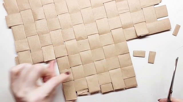 Декоративная плетёная корзинка из бумаги своими руками. Лёгкий способ за 2ва часа. DIY paper basket смотреть онлайн