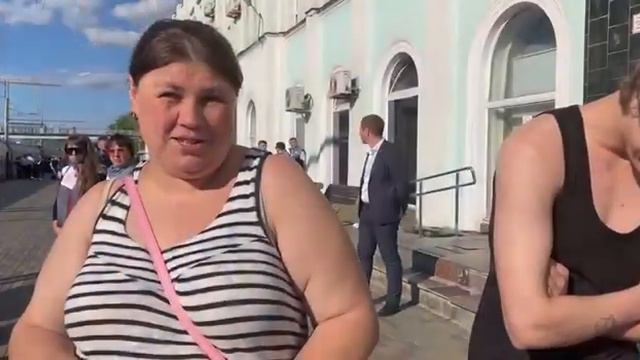 В Саратов прибыли беженцы из Донбасса смотреть онлайн