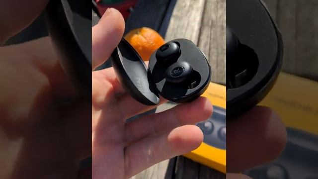 Беспроводные наушники Realme Buds Q черные смотреть онлайн