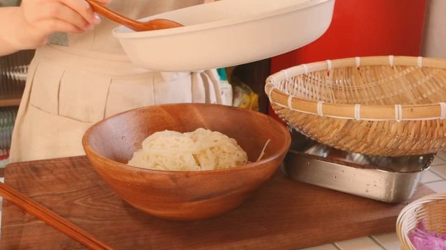 꽃피는 계절, 부산스러운 하루 브이로그 смотреть онлайн