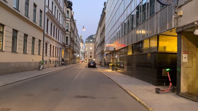 Stockholm Walks: Wallingatan, Central City. From Back Street To The Murded Prime Minister’s Grave
