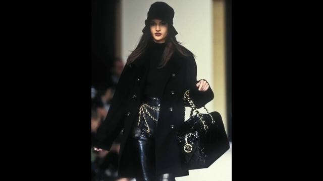 CAROLYN BESSETTE-KENNEDY 90S MINIMALISM MEETS ELEGANCE/ FORM FOLLOWS FUNCTION