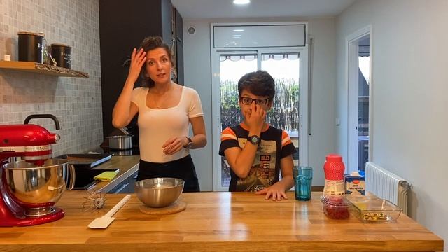 Меренговый рулет с фисташками и малиной смотреть онлайн