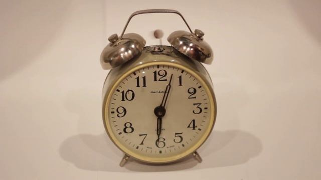 Часы будильник Янтарь смотреть онлайн