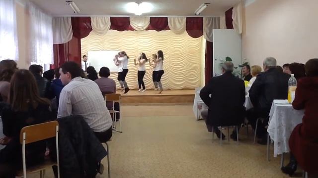 Dans modern (la intilnirea cu absolventii 2014 Gimn.Dolna ) смотреть онлайн