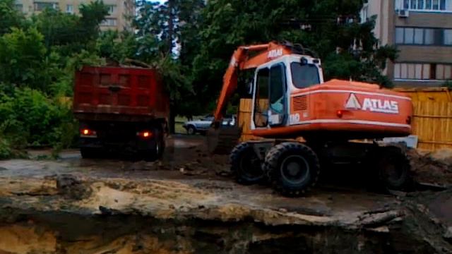 "А ну не спать - экскаватор сказал самосвалу" смотреть онлайн