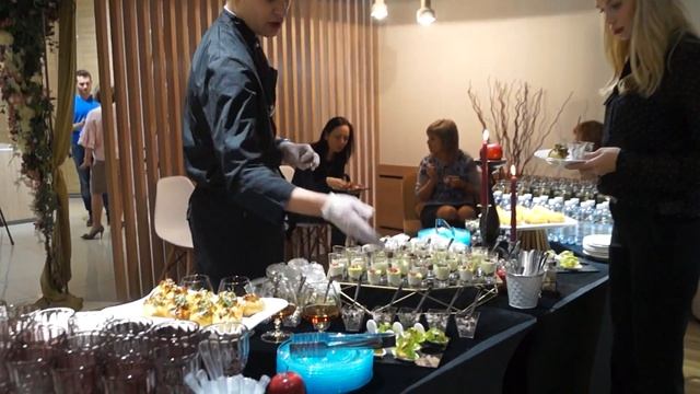 Фуршет для показа Виктории Цыгановой от CHALFEI CATERING (Ekaterinburg fashion week) смотреть онлайн