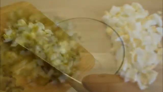 ВКУСНЫЙ И ПОЛЕЗНЫЙ САЛАТ С ТУНЦОМ И ОВОЩАМИ.БЫСТРО И ВКУСНО! смотреть онлайн