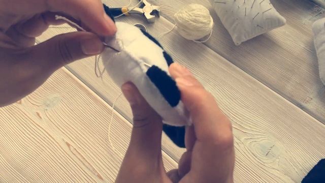Как крепить игрушки на мобиль / подвеску из фетра смотреть онлайн