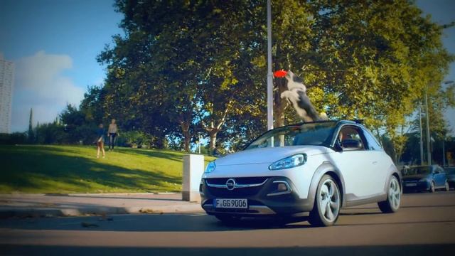 Opel Adam Rocks Frisbee Commercial смотреть онлайн