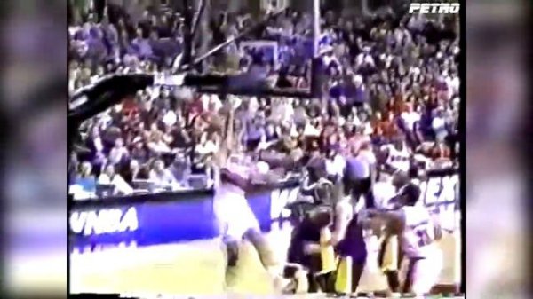 Older Arvydas Sabonis 1 on 1 with Shaquille O'Neal [Sabonis Schools Shaq]