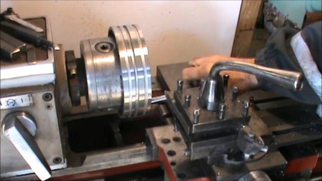 Устранение торцевого биения при установке детали в патрон (частный случай) смотреть онлайн