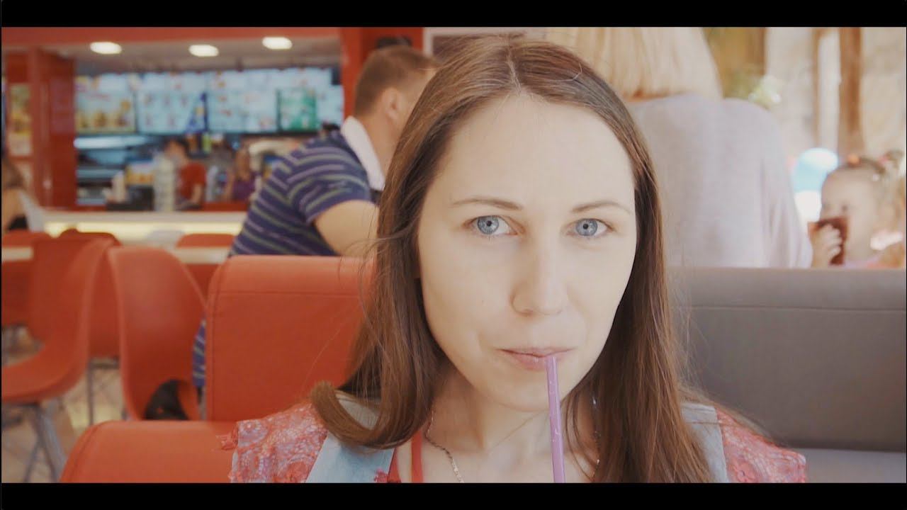 Едим гадость, тратим деньги. ВСЕ КАК ВЫ ЛЮБИТЕ смотреть онлайн