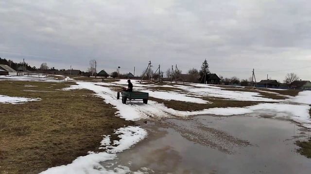 Мотоблоком по снегу, калюжам. Зима 2021. смотреть онлайн