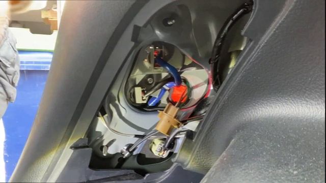 DIY - Rear Light Bulb Replacement - 2012 Toyota Yaris Hatchback 5 Doors смотреть онлайн