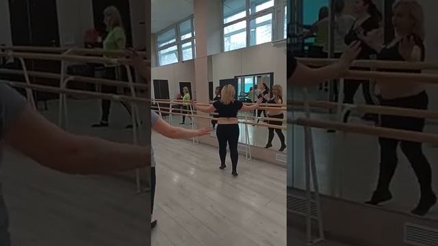 Проект “Московское долголетие”. Танец живота. Педагог Оксана Бабаева смотреть онлайн