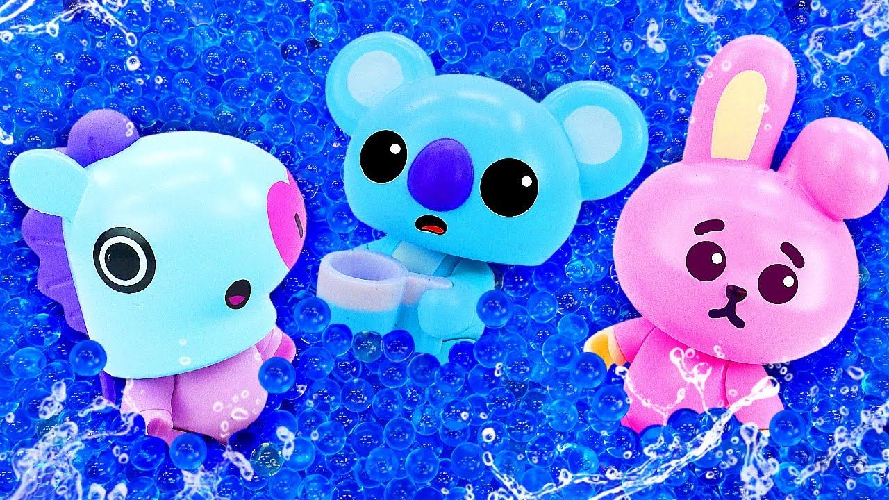 Funny videos with BT21 toys - Swimming pool for toy animals смотреть онлайн