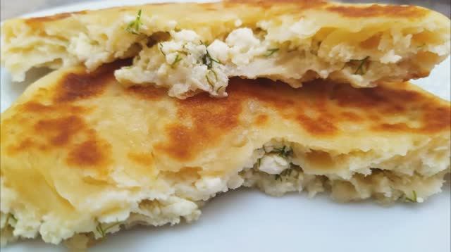 Вкуснейшие лепешки хачапури с творогом и сыром на сковороде смотреть онлайн