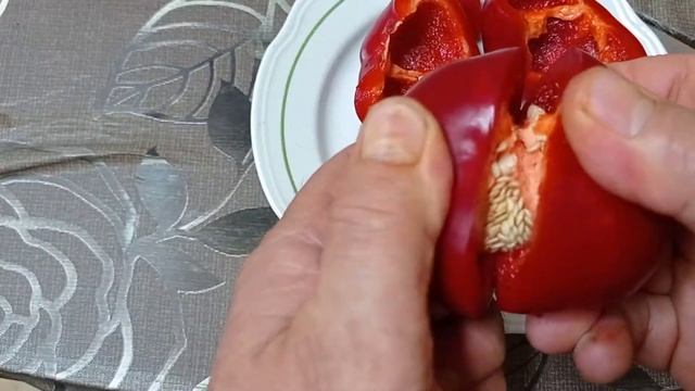 Супер толстостенный сортовой перец из Болгарии с идеальными характеристиками у себя в огороде. смотреть онлайн