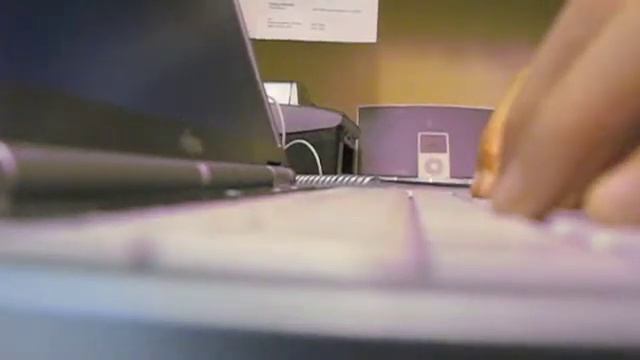 Mac VS Lifebook смотреть онлайн