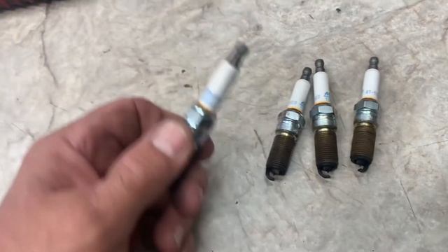 2009 Saturn Vue 2.4L Spark plugs смотреть онлайн