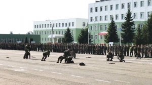 Показательное представление разведывательной роты 1МСП, приемы рукопашного боя с оружием и без