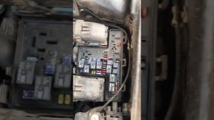 Трещат реле и не заводится.