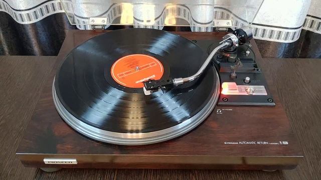 Pioneer PL-1050 W (1979 год) смотреть онлайн