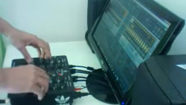 BEHRINGER VMX 100 + TRAKTOR (set minimix prog trance) смотреть онлайн