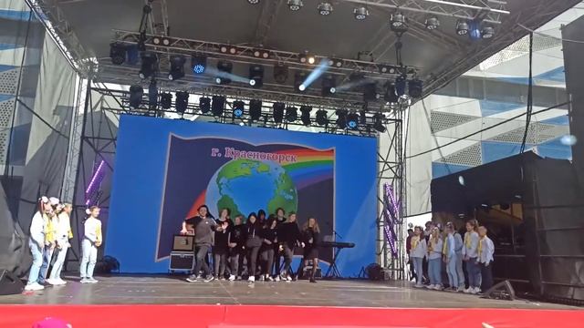 День города Красногорск 2021 г. Выступление 6-й школы (4-й и 11-й классы) смотреть онлайн