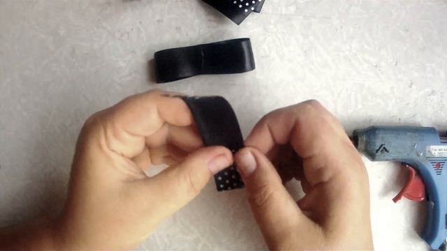 Галстук брошь на первое сентября канзаши мастер класс \ Tie brooch on September 1 kanzashi \ DIY смотреть онлайн