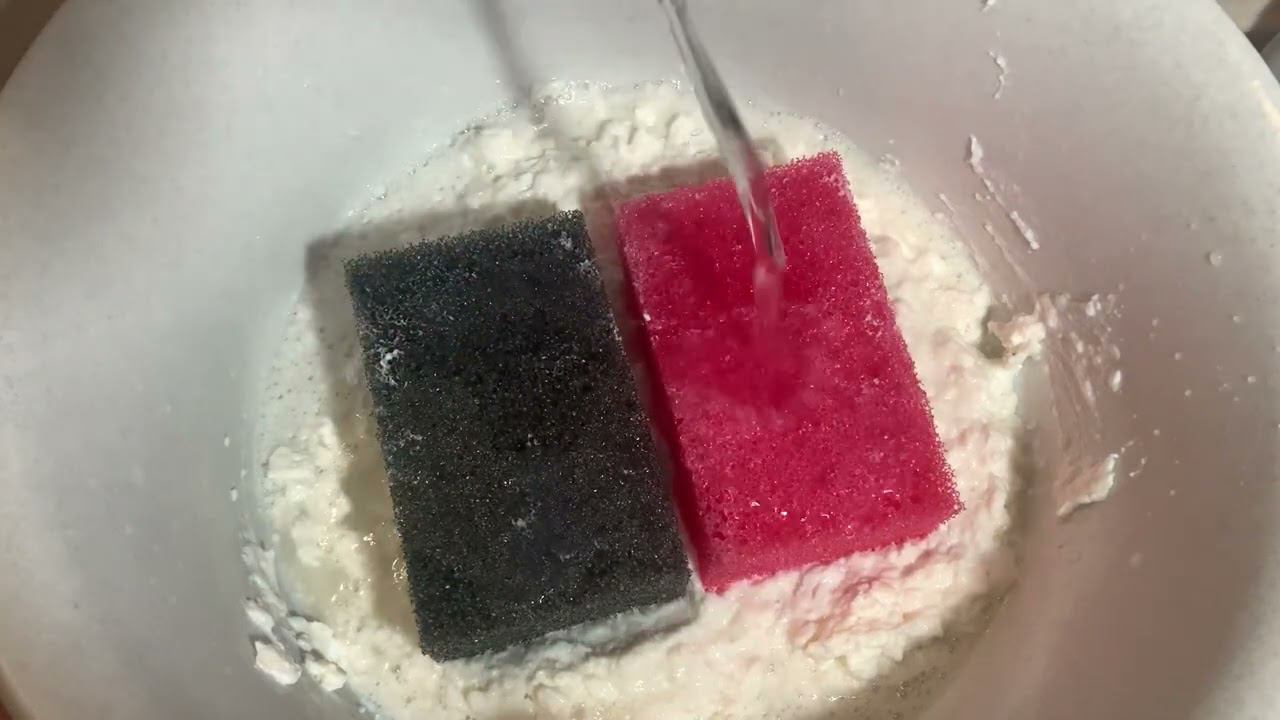 ASMR/Soaked white soap/washing powder/squeezing sponges смотреть онлайн